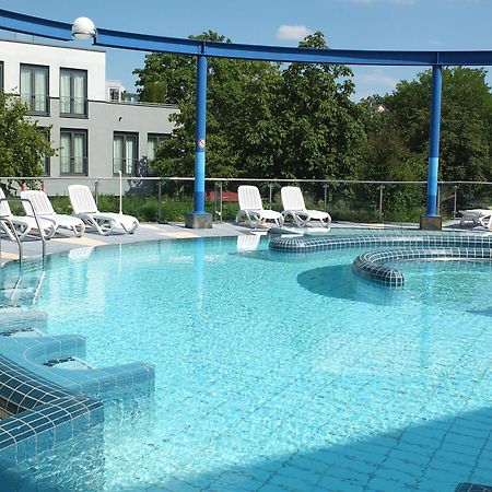 Hotel Eberhards Am Wasser Битигхайм-Бисинген Екстериор снимка