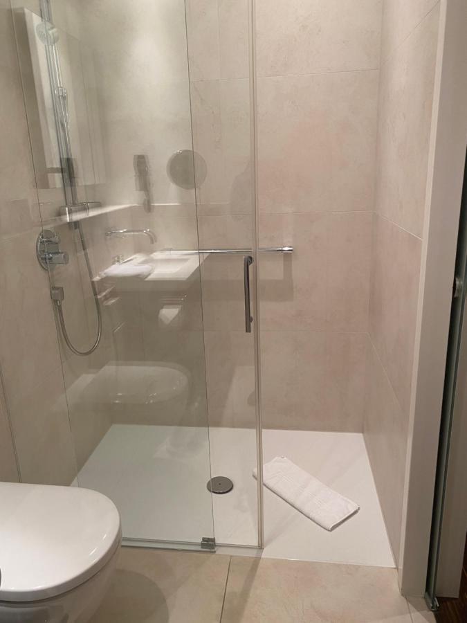 Hotel Eberhards Am Wasser Битигхайм-Бисинген Екстериор снимка