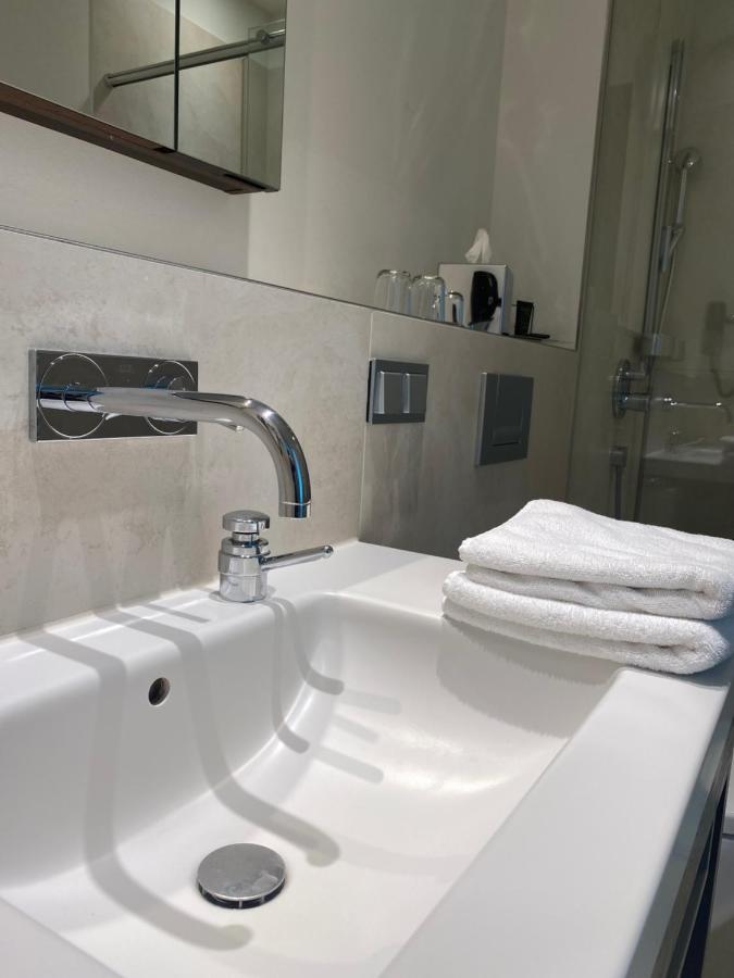 Hotel Eberhards Am Wasser Битигхайм-Бисинген Екстериор снимка