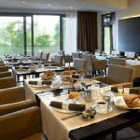 Hotel Eberhards Am Wasser Битигхайм-Бисинген Екстериор снимка
